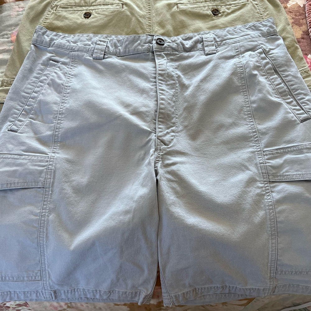 2 Pair Tommy Bahama Cargo Shorts Like New